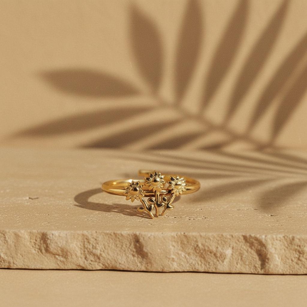 Solanella - Three Flowers Ring