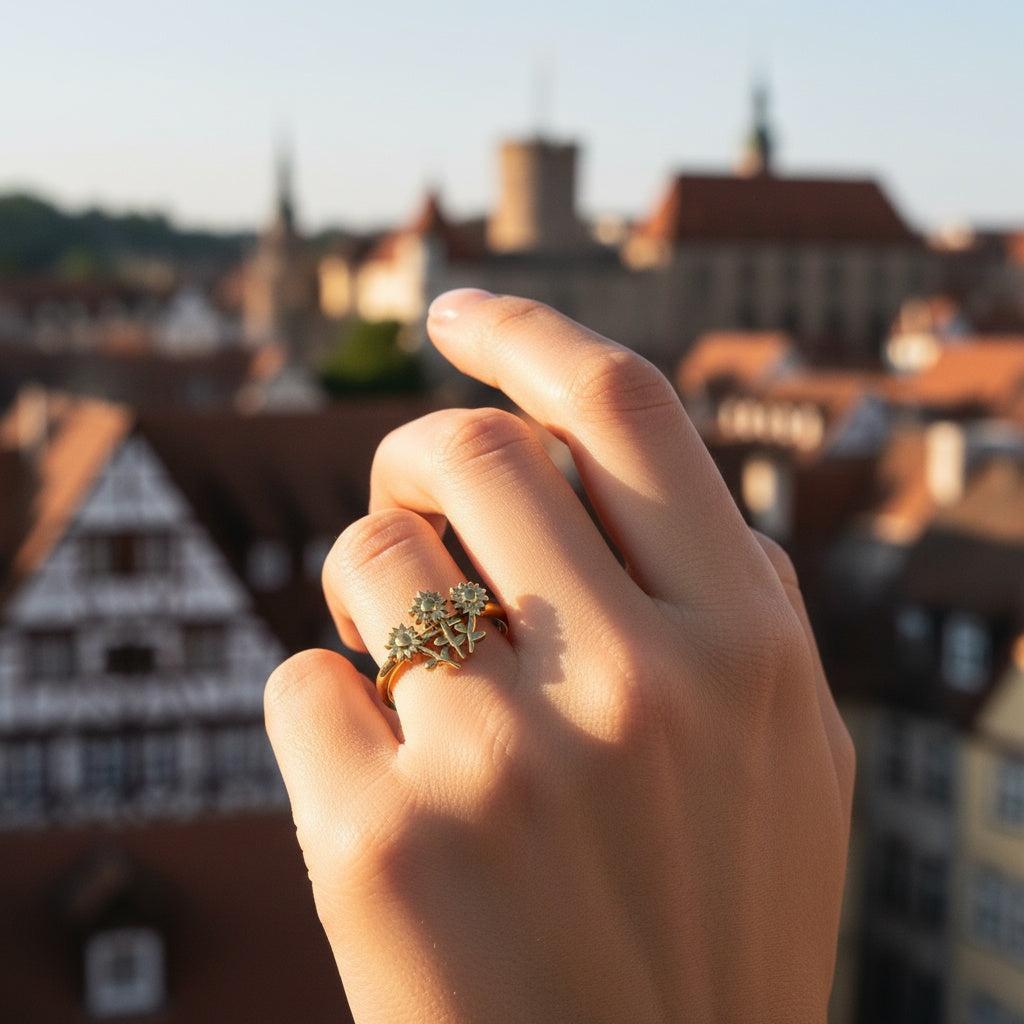 Solanella - Three Flowers Ring