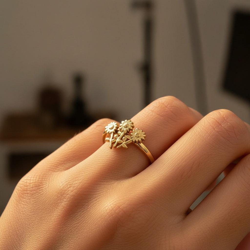 Solanella - Three Flowers Ring