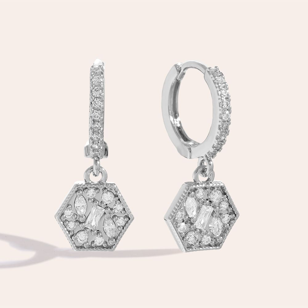 „Solatara“ Sparkling Diamond Hexagon Vergoldete Ohrringe