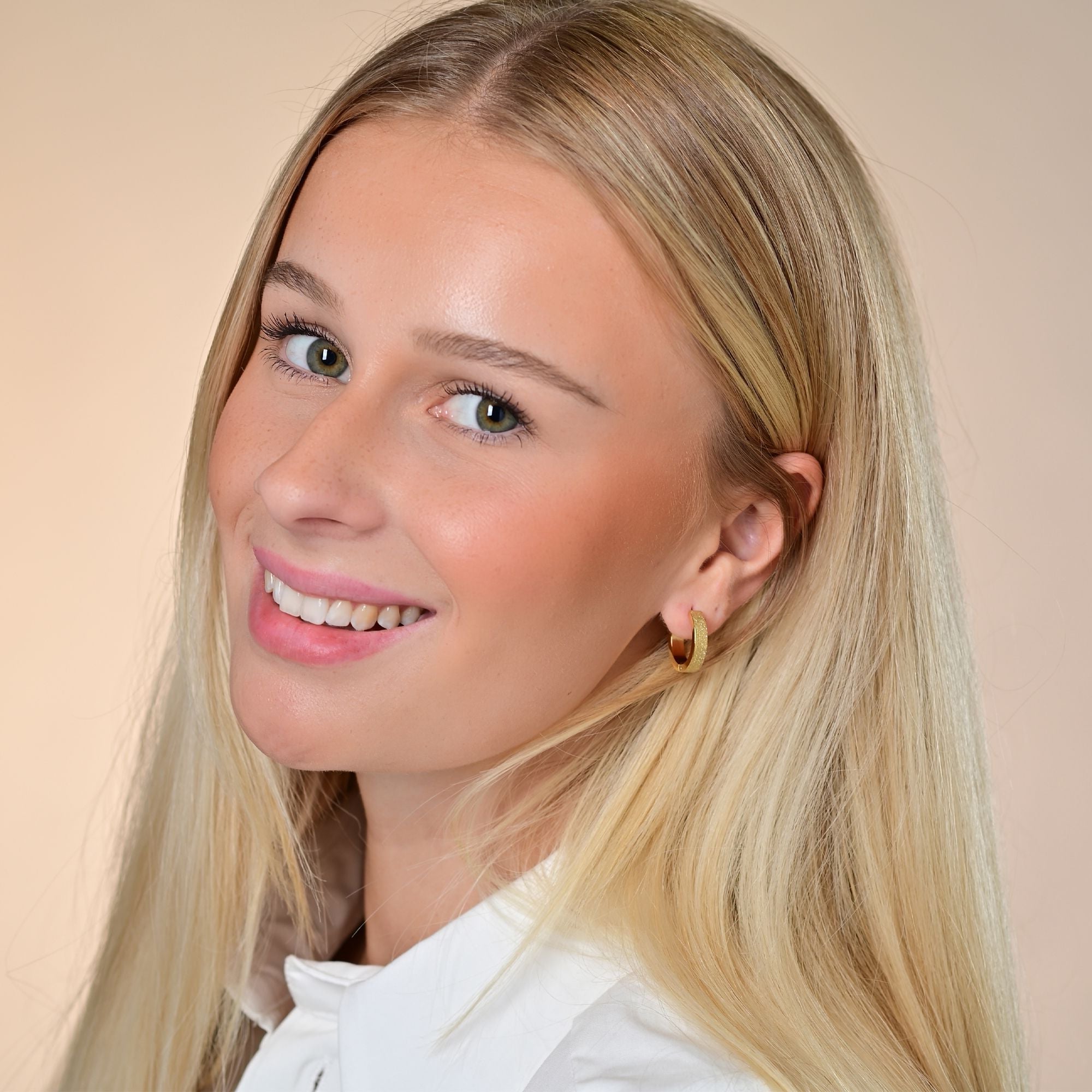 „Sorella“ – Sandgestrahlte Klapp-Creolen