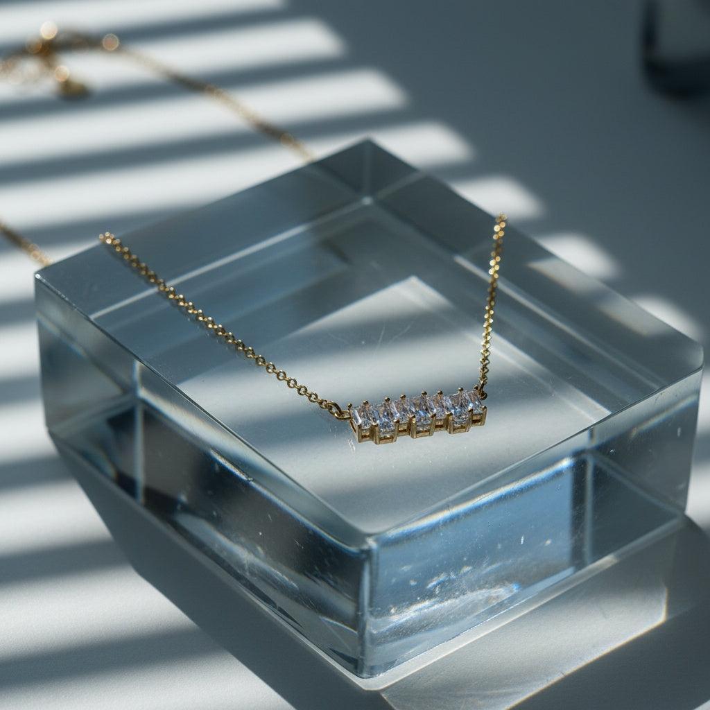 "Taliluna" Up And Down Diamonds Edelstahl Halskette