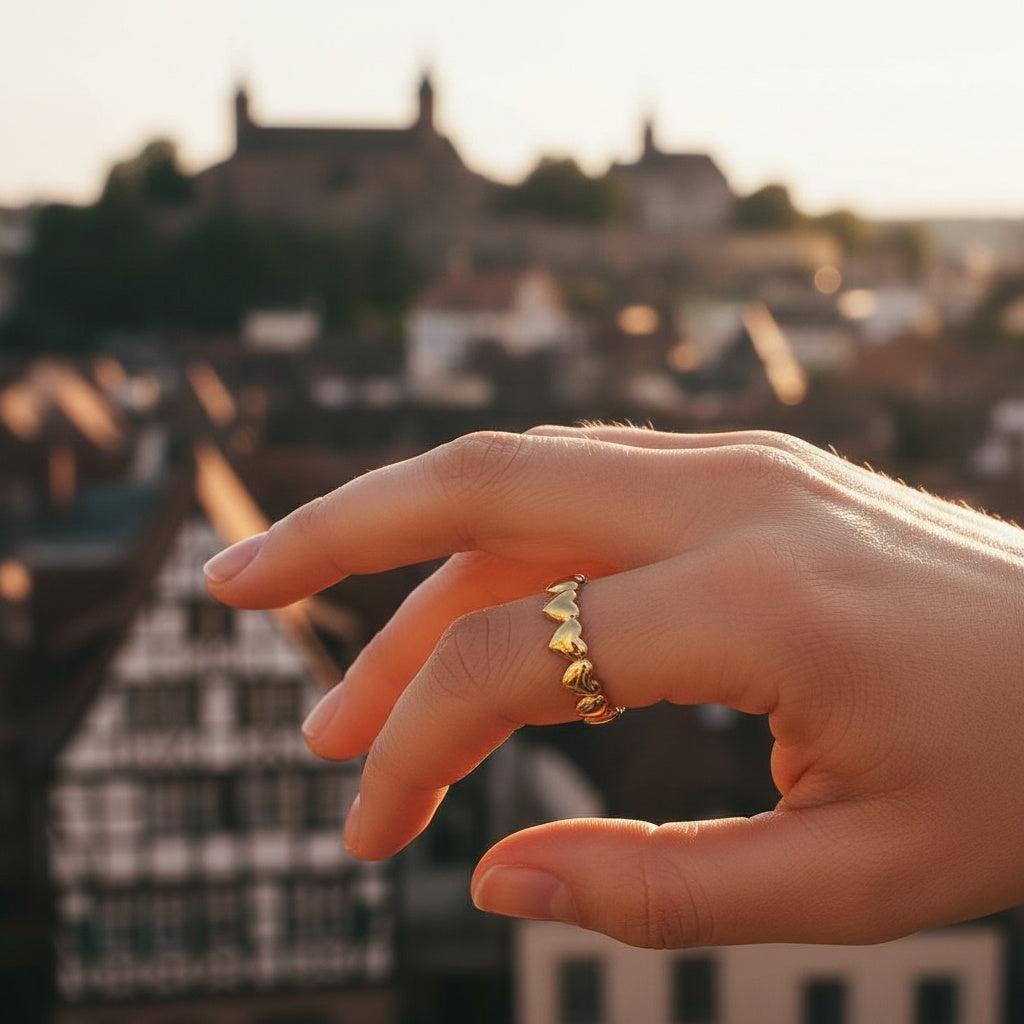 Velalara - Adjustable Five Hearts Ring
