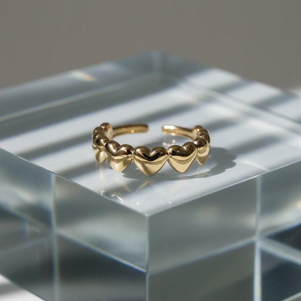 Velalara - Adjustable Five Hearts Ring