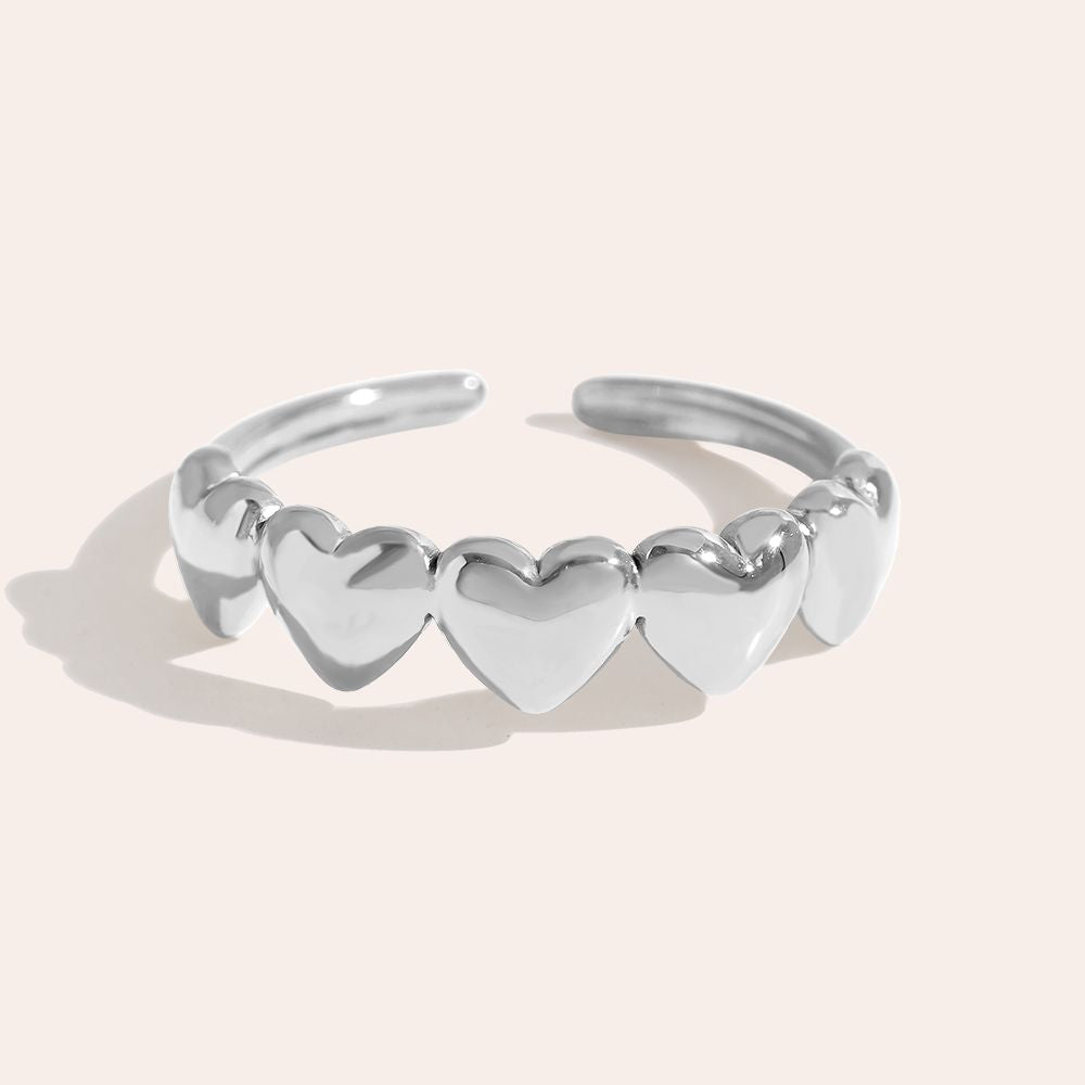 Velalara - Adjustable Five Hearts Ring