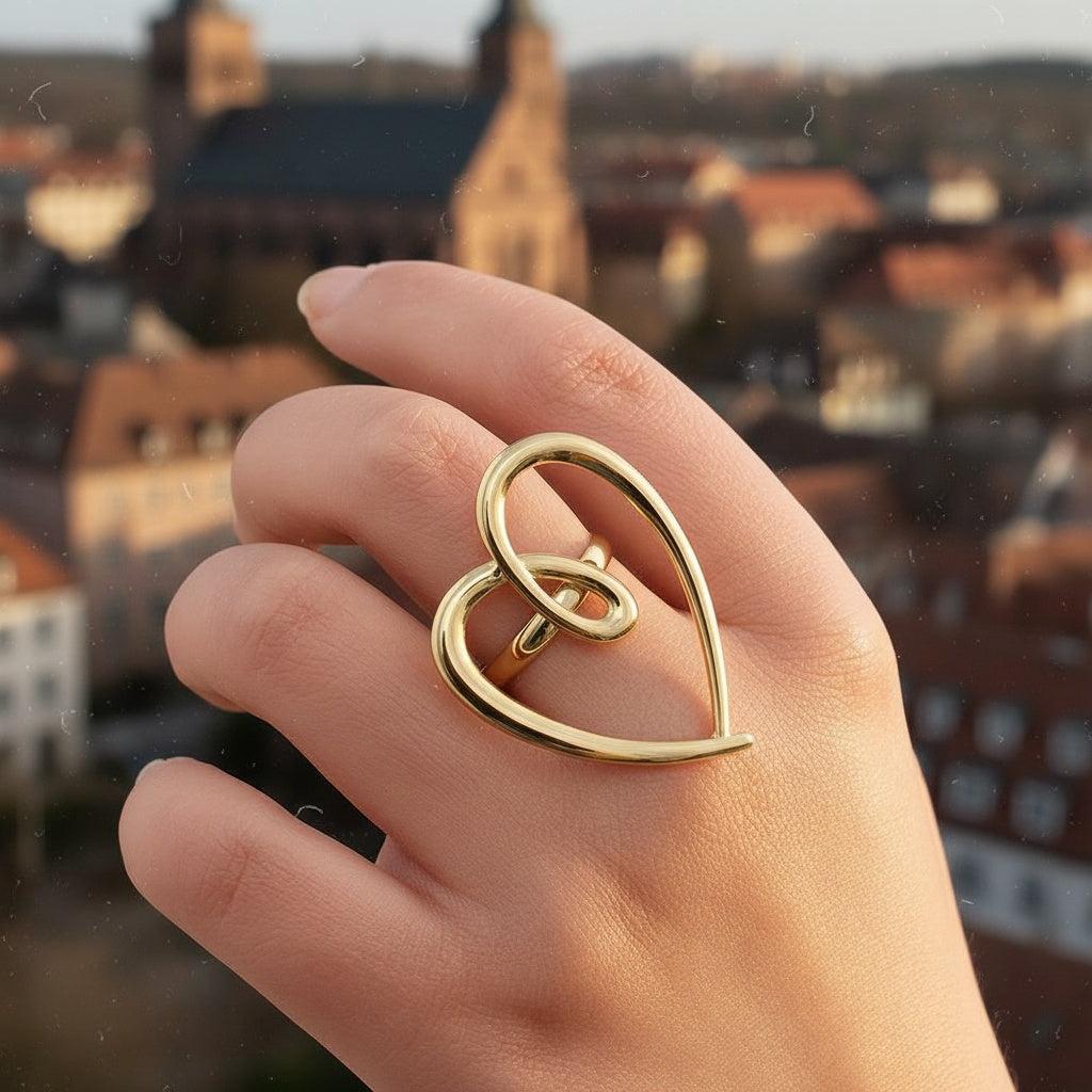 Velasara - Big Heart Ring