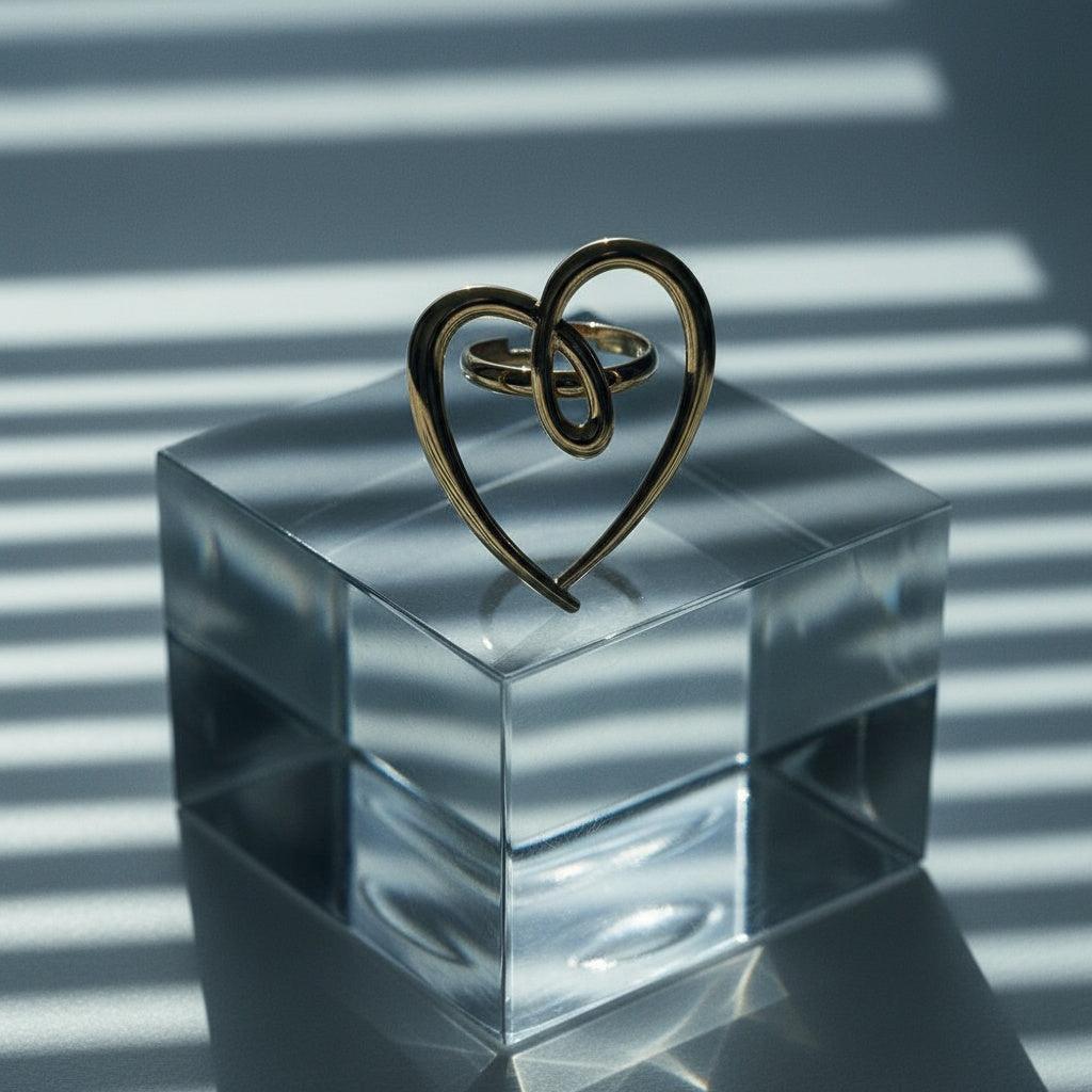 Velasara - Big Heart Ring
