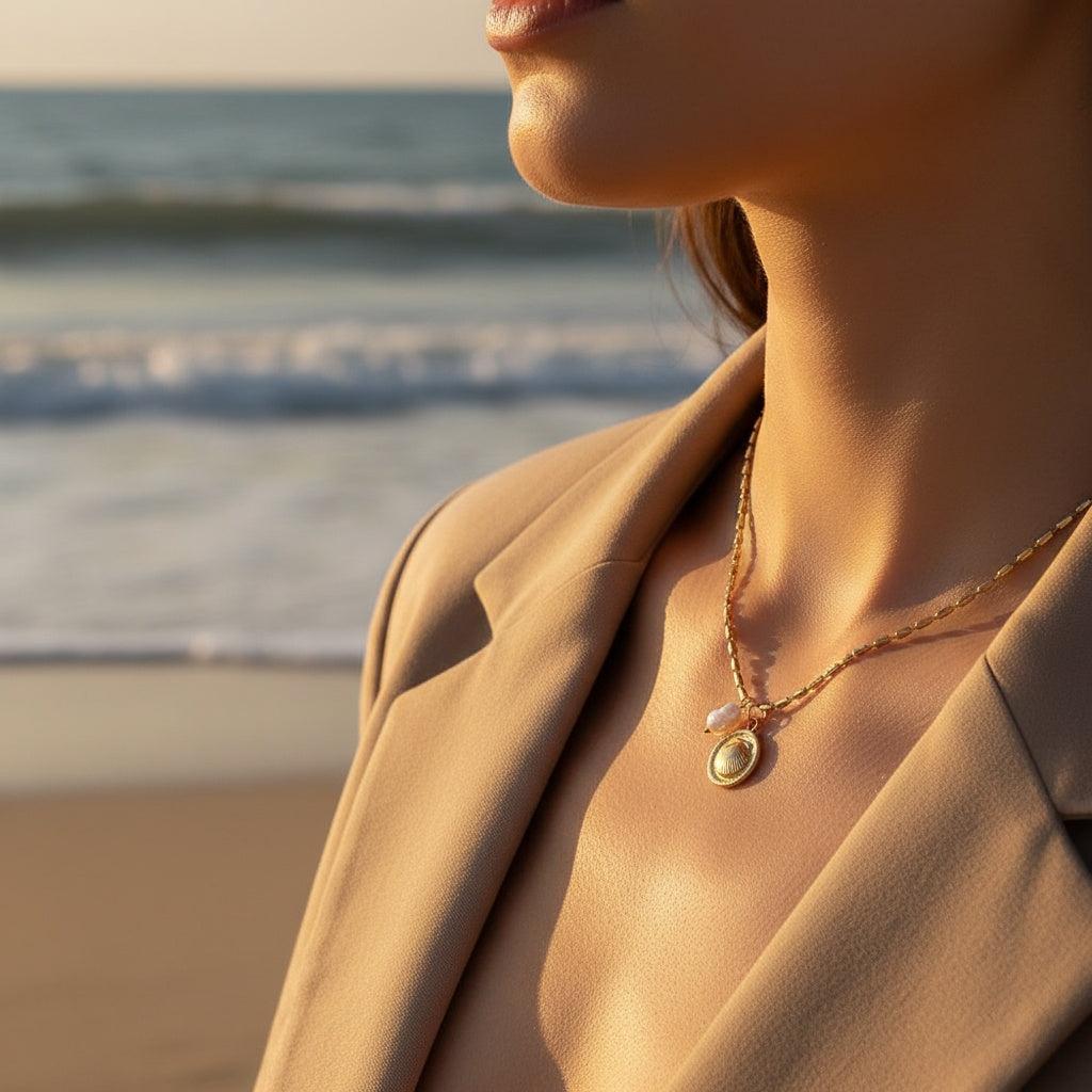 "Viranoraine" Pearl And Shell Shield Edelstahl Halskette