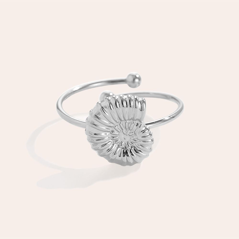 Vivilina - Right Conch Ring