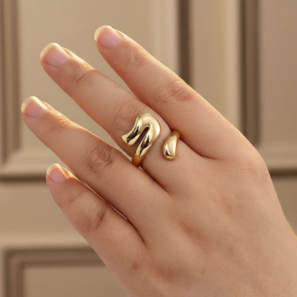 Vivinira - Dick Line Ring