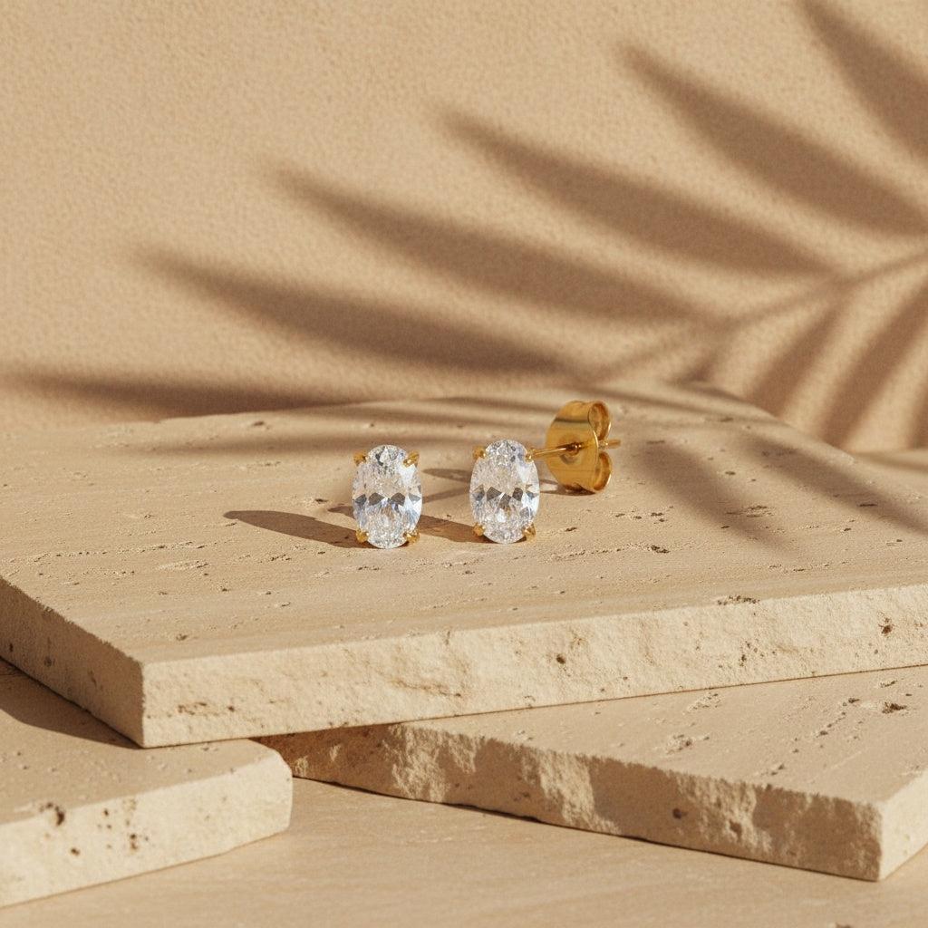 „Viviriva“ Single Oval Diamond Ohrringe