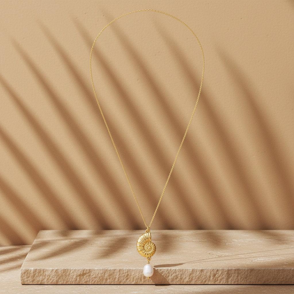 "Zaravele" Snail With Pearl Edelstahl Halskette