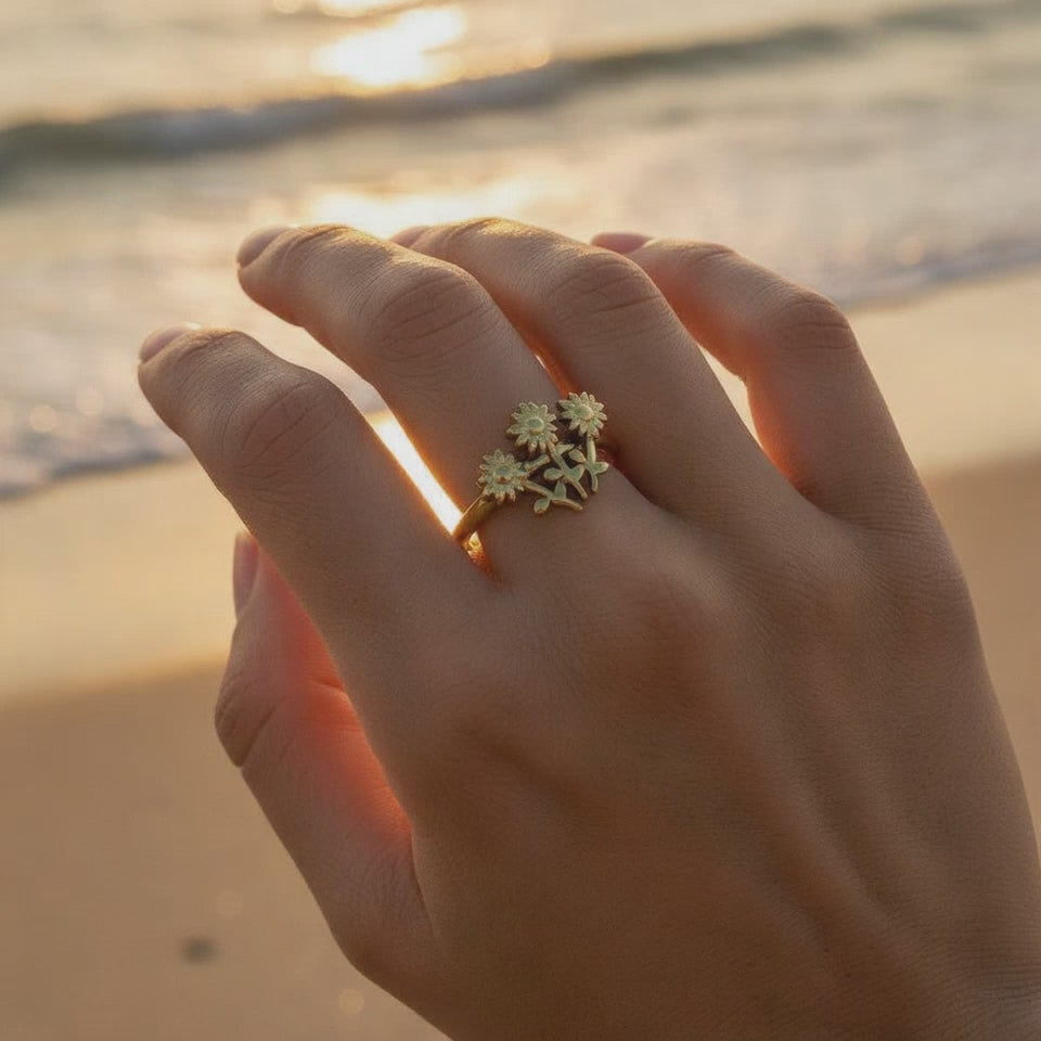 Solanella - Three Flowers Ring