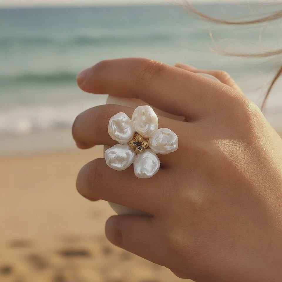 Elonellaa - Adjustable Pearl Flower Ring