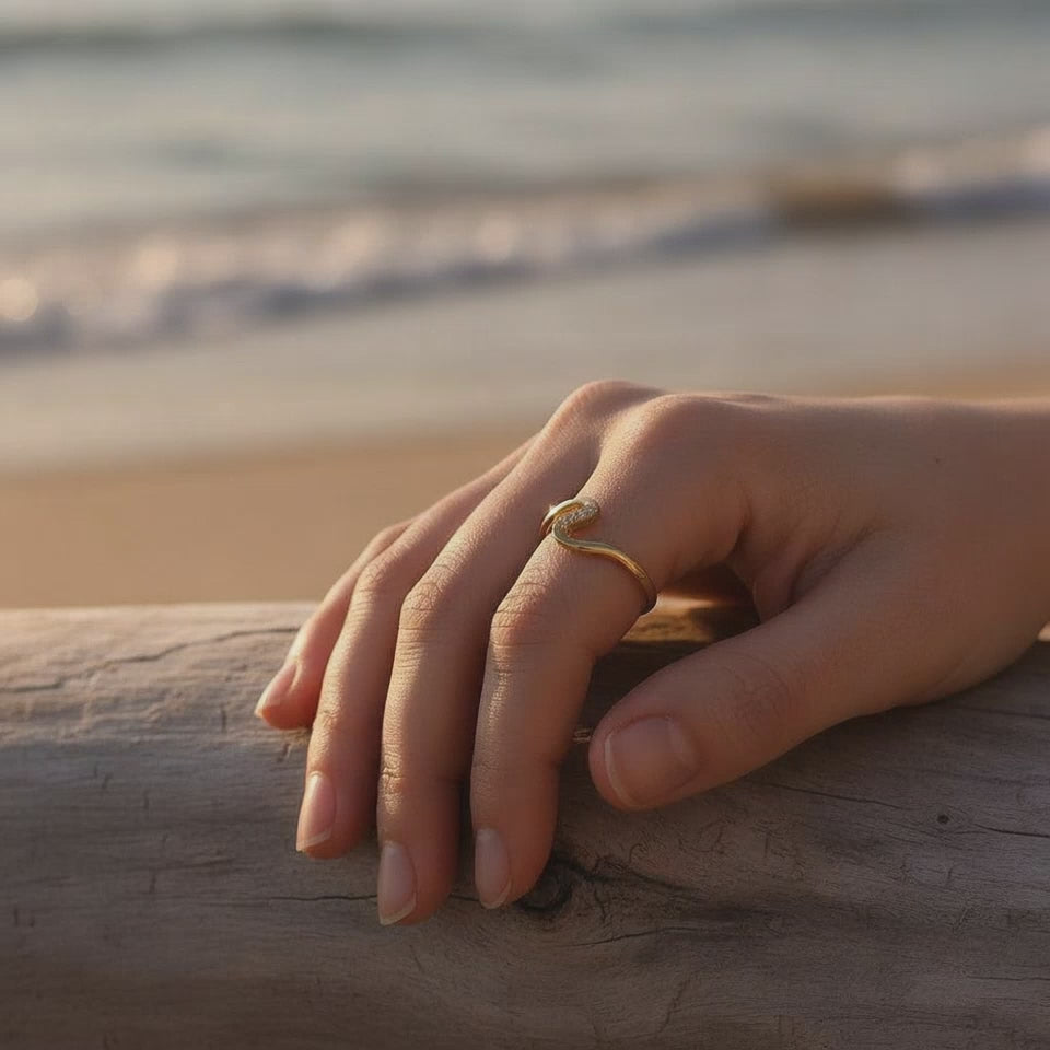 Ilalin - Half Diamond Z Ring