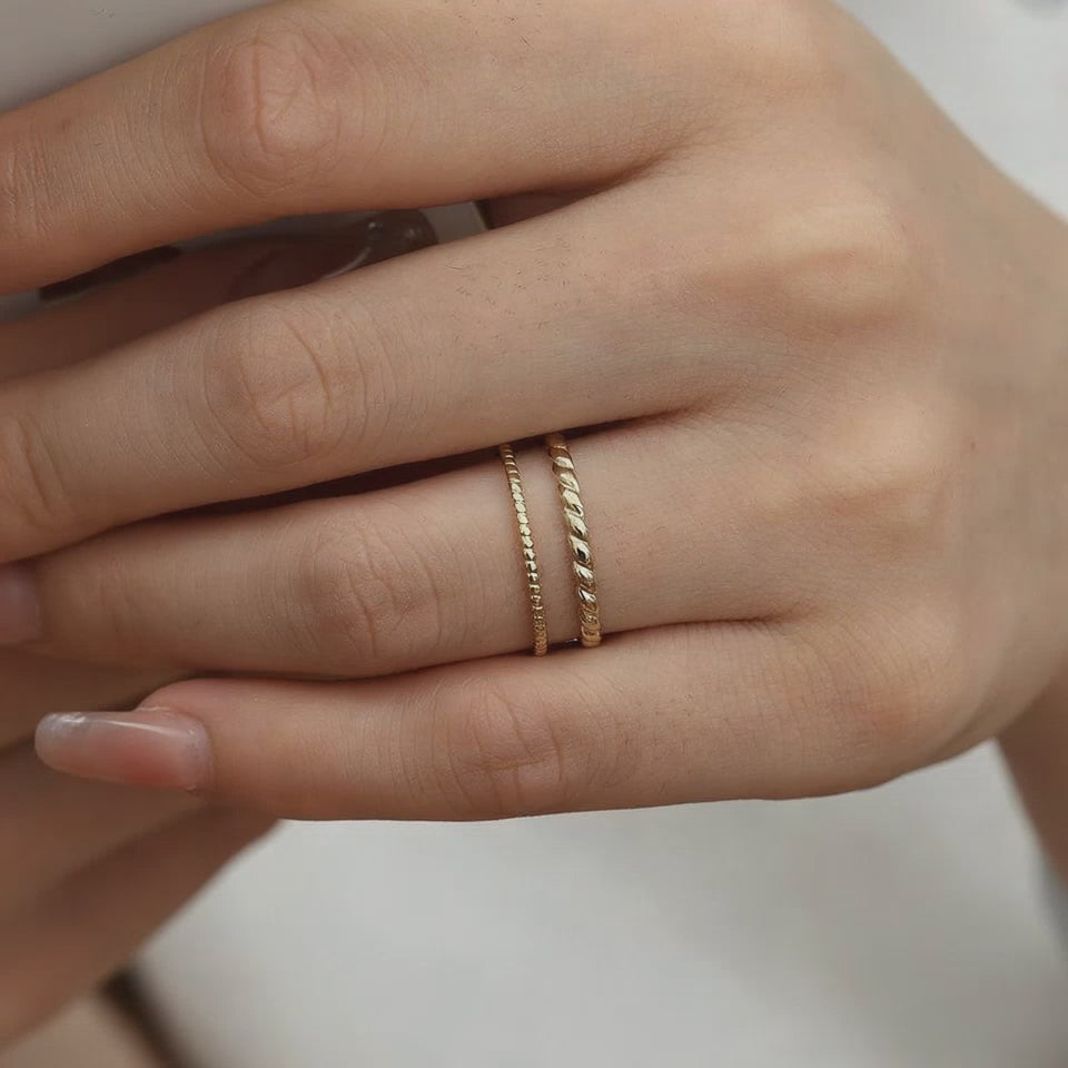 Elavella - Two Thin Layer Twisted Ring